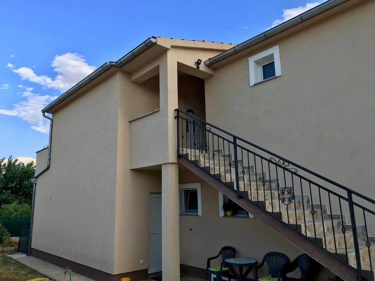 Apartman Laura Tribalj Zewnętrze zdjęcie