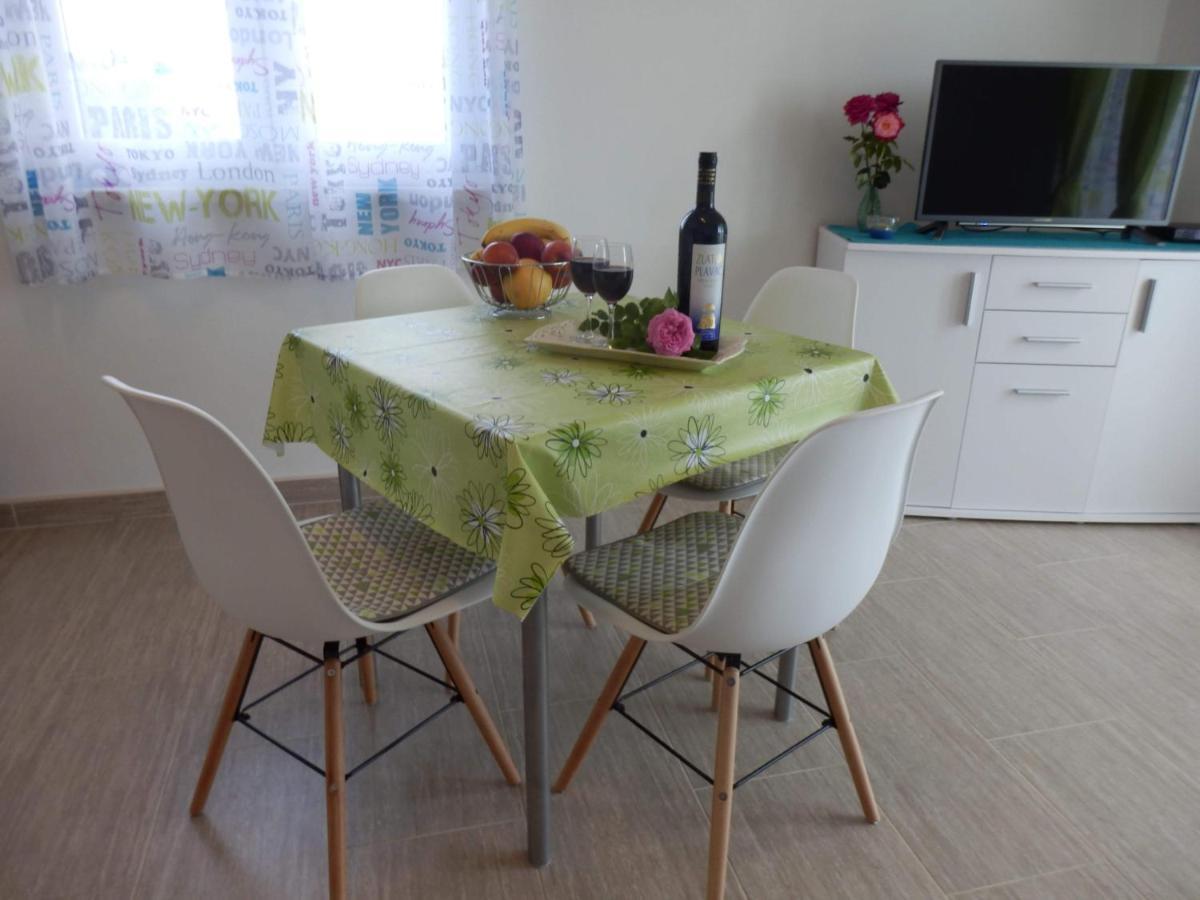 Apartman Laura Tribalj Zewnętrze zdjęcie